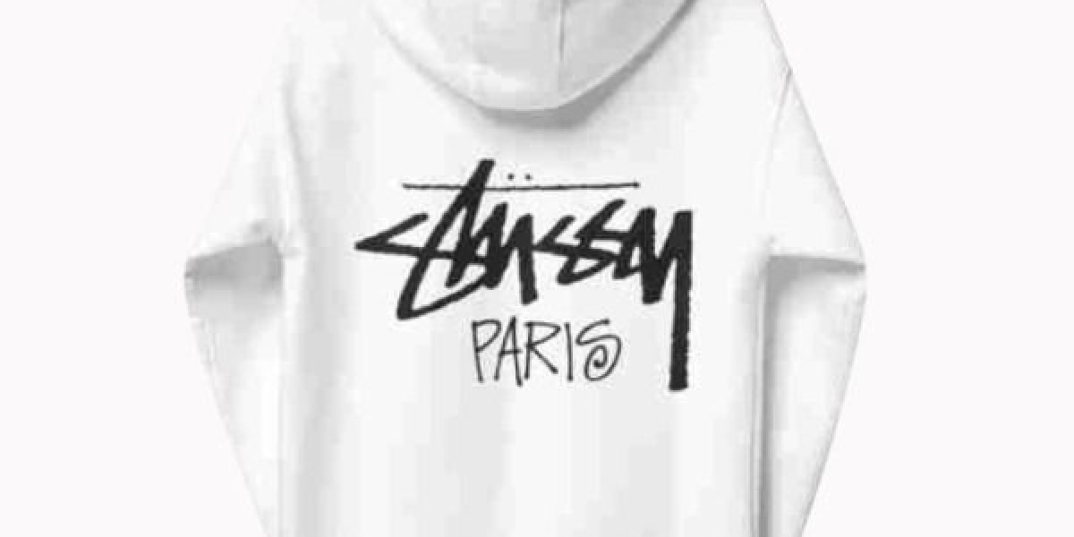 STUSSY Streetwear Guide 2025: From Maglietta Stussy to the Iconic 8 Ball Hoodie