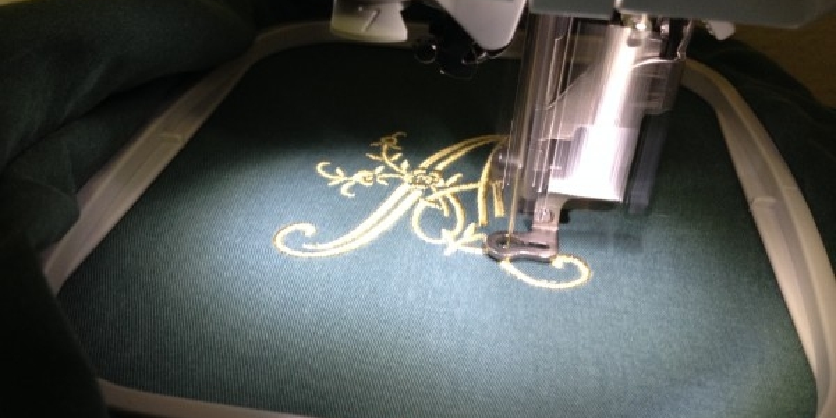 Top Reasons to Choose a Digitizer Embroidery Service for Custom Apparel